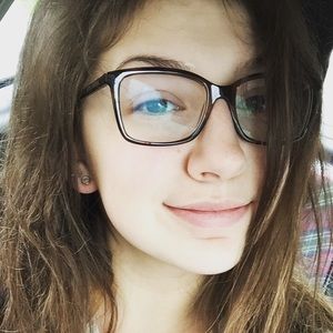 Meet your Posher, Cecelia